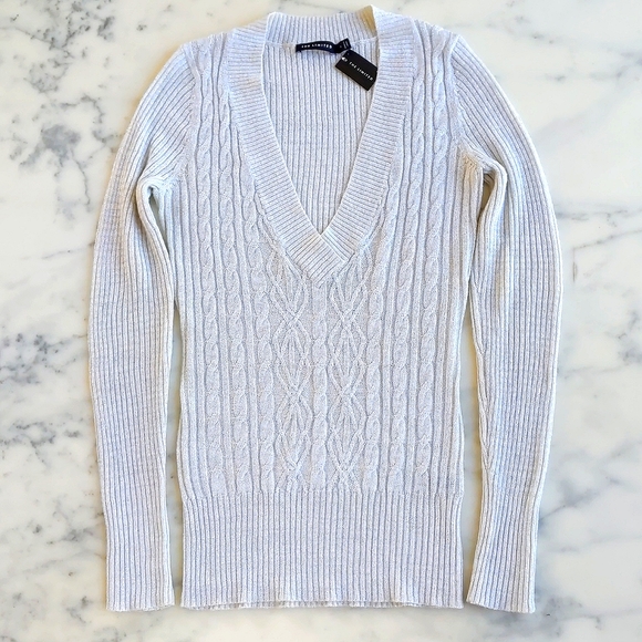 NWT.The Limited Wool Blended V-Neck Knit Patterns Cream w/Silver Sparkle Sweater - Picture 3 of 4